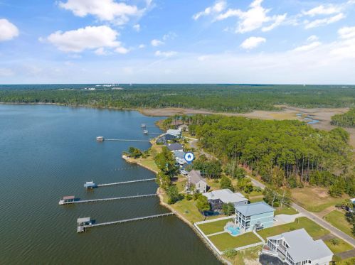 4532 Bayside Dr, Milton FL  32583-8422 exterior