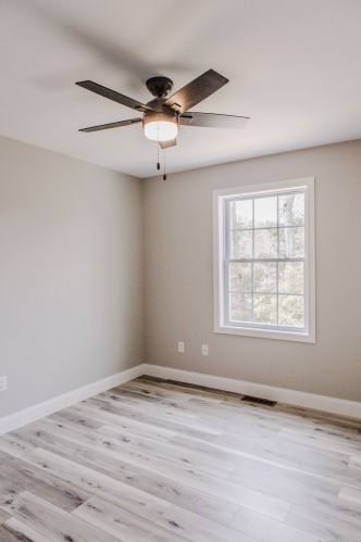 116 Laurel Dr, Killingly CT 06241-2218 exterior