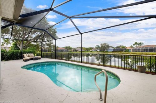 14479 Jekyll Is Ct, Naples FL 34119-4815 exterior