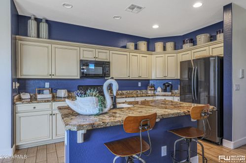 3882 Ashton Dr, Phoenix AZ 85086-2774 exterior