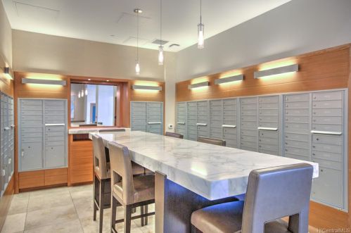 1009 Kapiolani Blvd, Honolulu HI  96814-2103 exterior