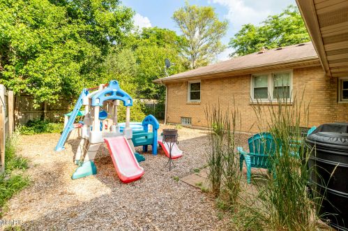 1953 Evergreen St, Grand Rapids MI 49506-4141 exterior