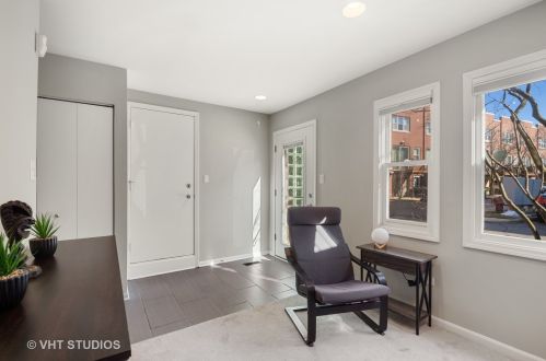 1777 Altgeld St, Chicago, IL 60614-1928