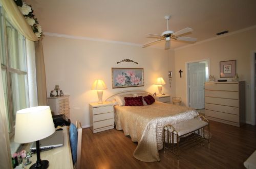 566 Cortina Ln, Fort Pierce FL 34986-1742 exterior