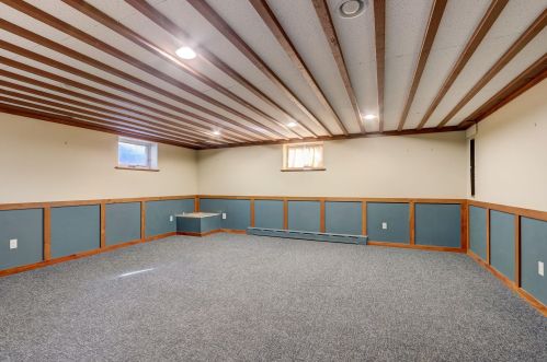 725 Lk Vw Ave, Milwaukee WI 53217-4857 exterior