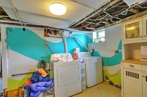 252 Admiral St, Providence RI 02908-1350 exterior