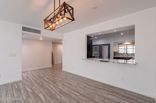 9814 1st St, Tucson AZ  85748-1950 exterior