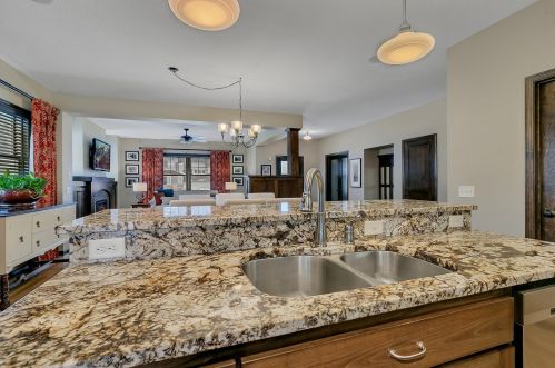 916 21st Ave, Sartell MN 56377-2465 exterior