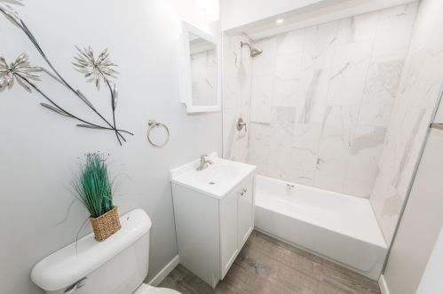 5742 40, Milwaukee WI 53221-3910 exterior