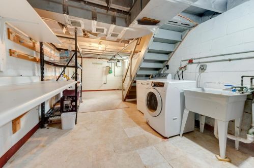 1453 Bellaire Pl, Pittsburgh PA 15226-1907 exterior