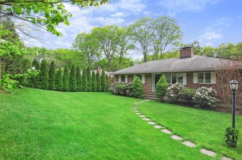 11 Angelus Dr, Greenwich, CT 06831-3634