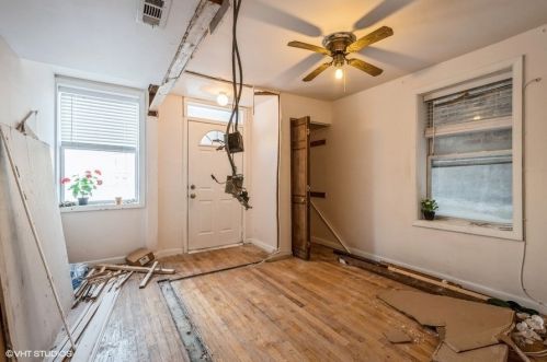 814 Leavitt St, Chicago IL 60622-8699 exterior