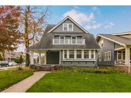 14915 Edgewater Dr, Cleveland, OH 44107-1203