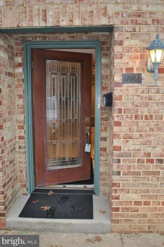 306 G St, Washington, DC 20003-4215