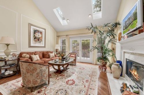 19 Caruso Pl, Armonk NY 10504-1366 exterior