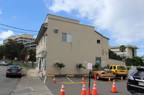1402 Lusitana St, Honolulu HI 96813-1625 exterior