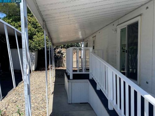 36 Galloway Dr, Concord, CA 94518-2004