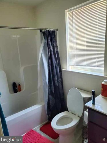 601 East Ave, New Castle DE  19720-6216 exterior