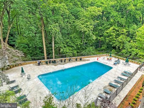 4101 Cathedral Ave, Washington DC  20016-3585 exterior