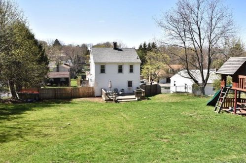 82 Swain Ave, Meriden, CT 06450-7216