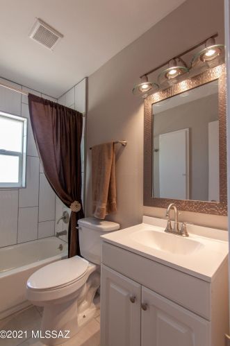 2202 Poquita Vis, Tucson AZ  85713-5128 exterior