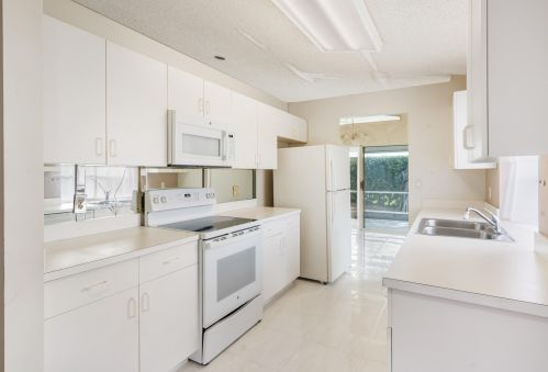 6145 Bay Isles Dr, Boynton Beach, FL 33437-4112