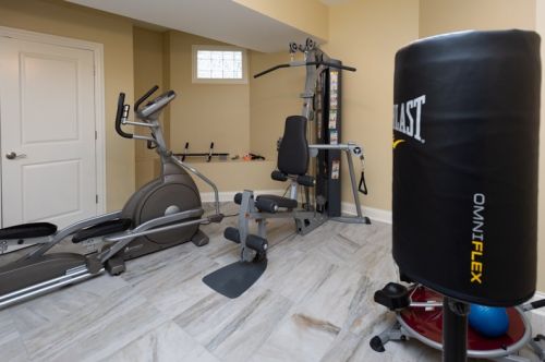 6923 Kenton Ave, Chicago IL 60712-2429 exterior