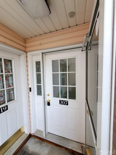 307 Plymouth Rd, New Brunswick, NJ 08902-4576