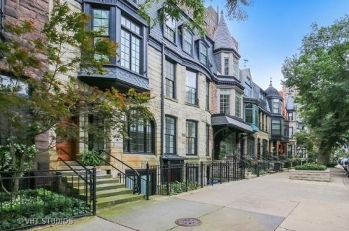 73 Elm St, Chicago IL  60611-1052 exterior