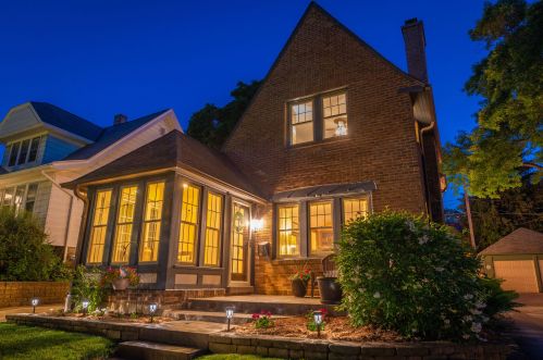 2219 70th St, Milwaukee, WI 53213-1929