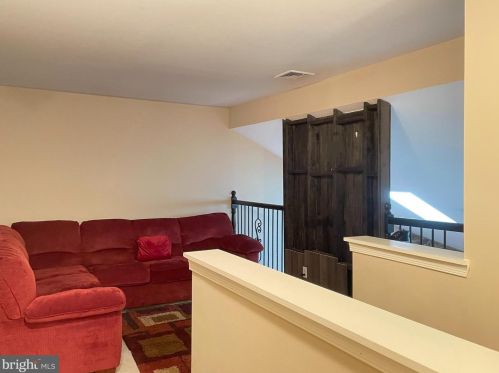 142 Merlin Dr, Hummelstown PA exterior