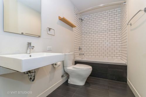 2629 Hamlin Ave, Chicago IL 60647-1009 exterior