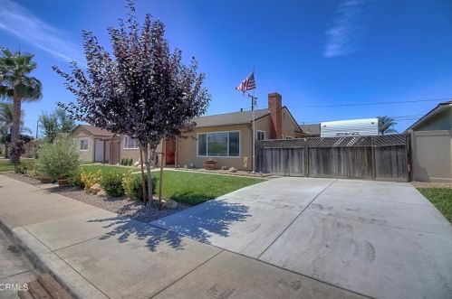 3121 E St, Oxnard, CA 93033-5244