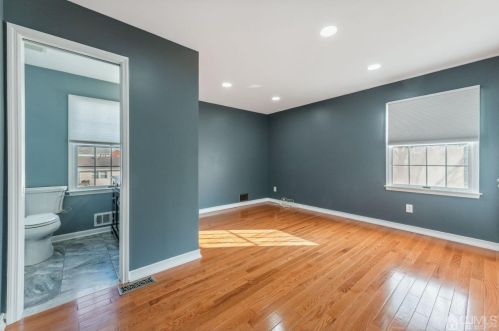 3 Brida Ct, Edison NJ  08817-3800 exterior