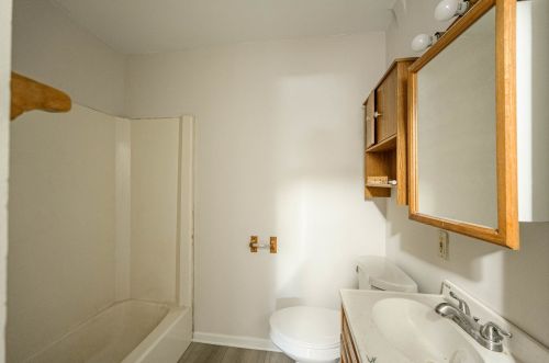 1219 Jefferson St, Joliet IL 60435-6862 exterior