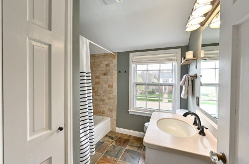 2478 85, Milwaukee WI 53226-1913 exterior