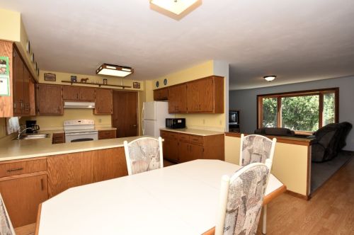 4631 68, Milwaukee WI 53220-3917 exterior