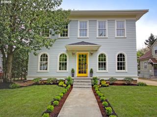 3900 35th Pl, Portland OR  97212-1831 exterior