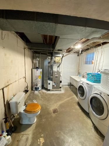 1566 Berkshire Ave, Pittsburgh PA  15226-2476 exterior