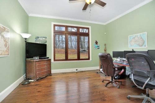 29 Sarles St, Armonk NY 10504-1230 exterior