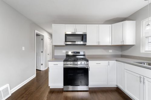 2249 Kilbourn Ave, Chicago IL 60632-4727 exterior