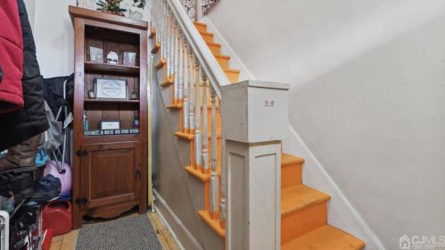 47 Fayette St, Edison NJ  08817-4317 exterior