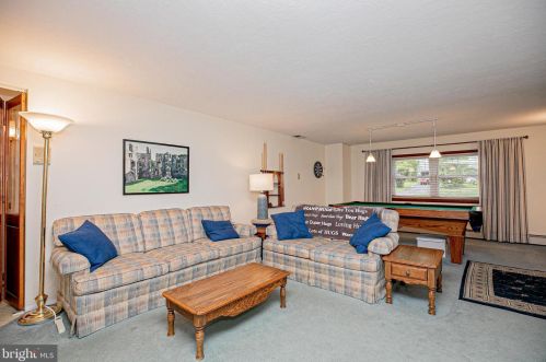 66 Red Lion Rd, Huntingdon Valley PA 19006-6436 exterior