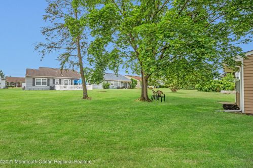 8 Leighton Ln, Lakehurst NJ  08759-6711 exterior