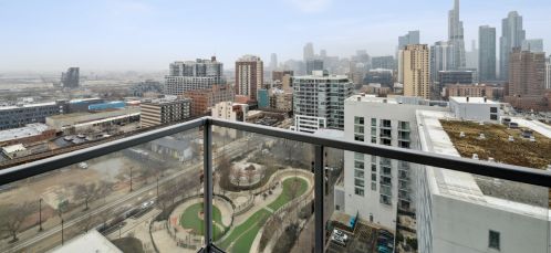 1720 Michigan Ave, Chicago IL  60616-1465 exterior