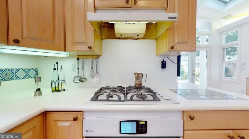 3633 Fulton St, Washington DC  20007-1452 exterior