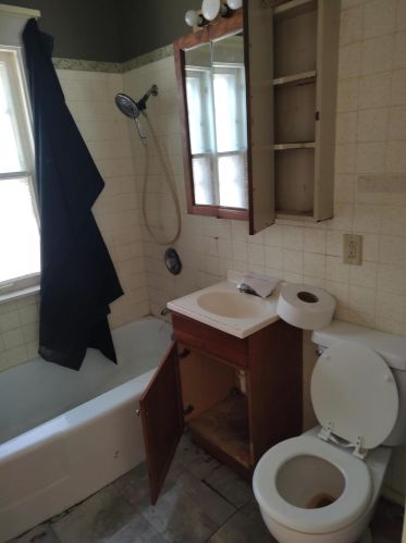 2824 36, Milwaukee WI 53210-1924 exterior