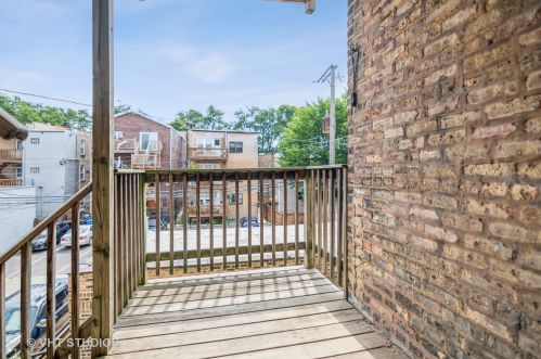 2035 Berwyn Ave, Chicago IL 60625-1101 exterior