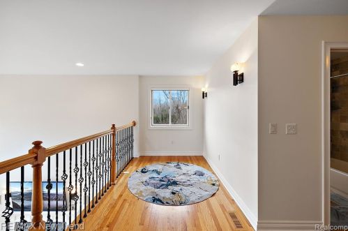 692 Appalachi St, Walled Lake MI  48390-1005 exterior