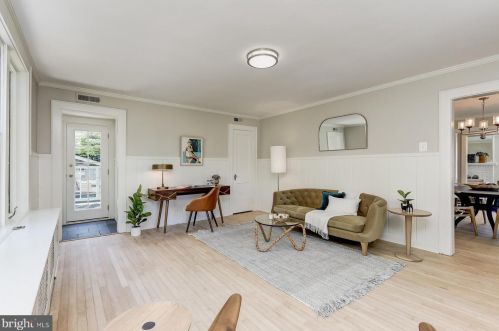 3912 Blackthorn St, Bethesda MD 20815-5056 exterior